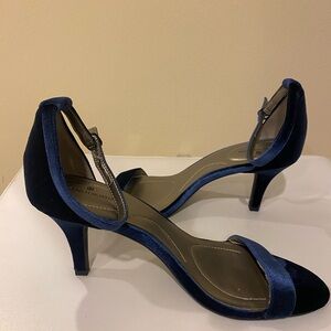 Bandolino Navy Velvet Heels